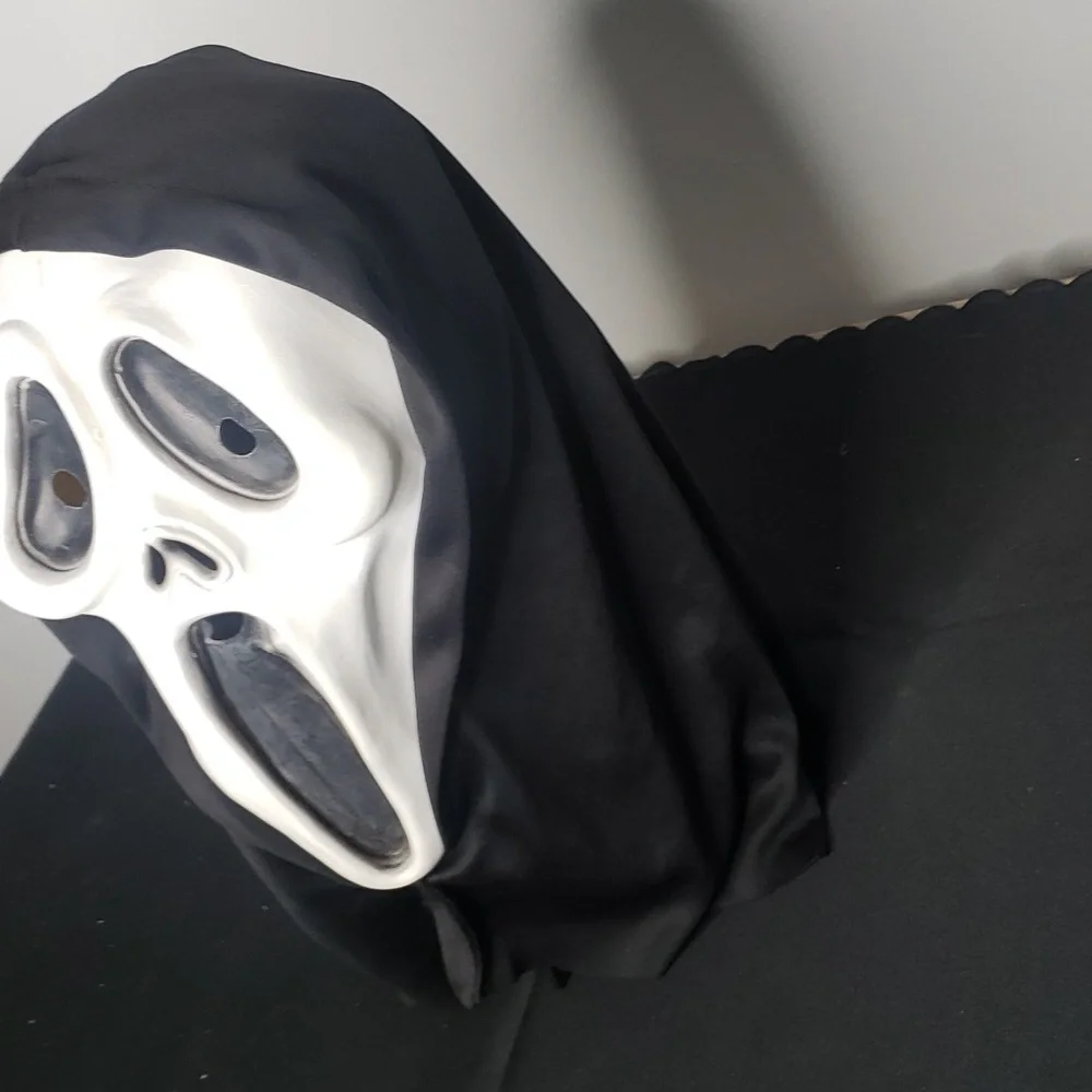 Scream Ghost Face Masks Halloween Costume NWOT